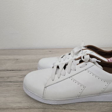 Schuhe / Sneaker