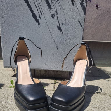 Medusa Aevitas Dupes Plateau Pumps 