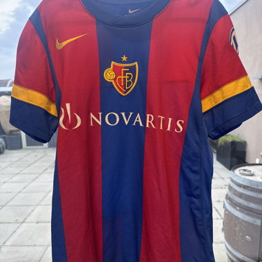 FC Basel Trikot unterschrieben