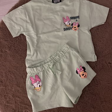Set pantaloncini e t-shirt Minnie 104 cm