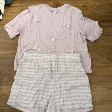 Ensemble de nuit rose à rayures