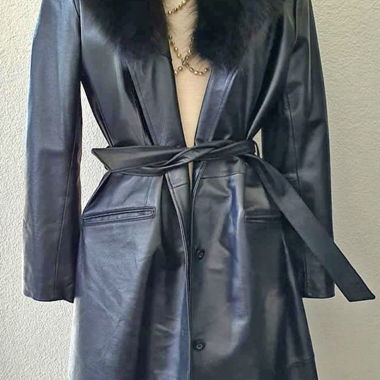 Manteau en cuir noir