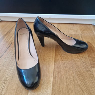 Bally patent leather pumps, size 38.5