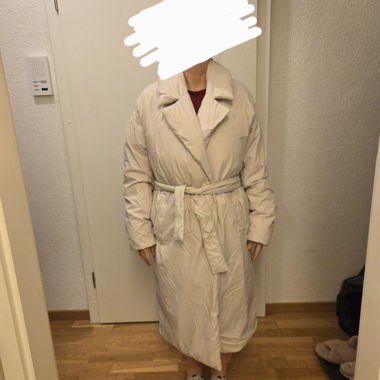Stradivarius gesteppter Mantel beige