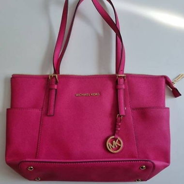 Michael Kors Shopper aus pinkem Leder