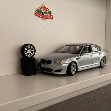 Bmw M5 E60 1:18