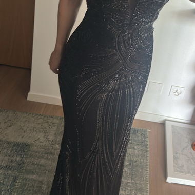 Schwarzes, langes Paillettenkleid