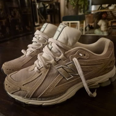 New Balance 1906 R sneakers beige