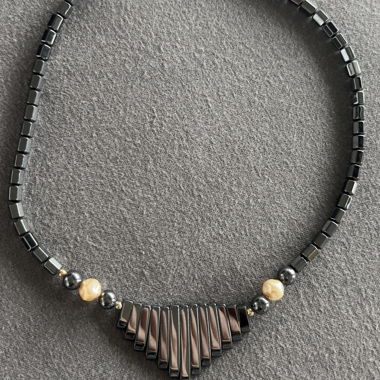 Halskette Choker Hämatit und Perlen