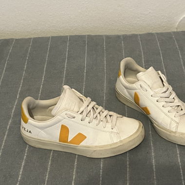 Veja Schuh weiss gelb