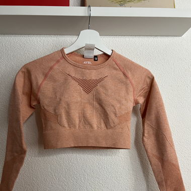 beAYBL Gym shirt crop top