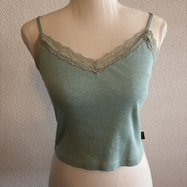 Top in pizzo verde menta