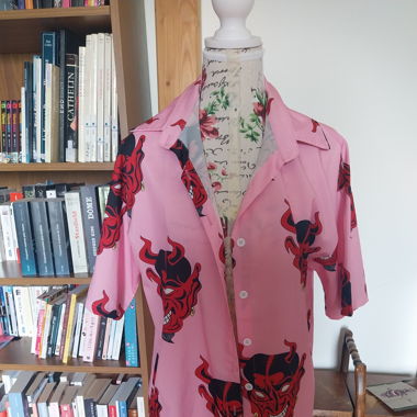 Chemise rose à motifs