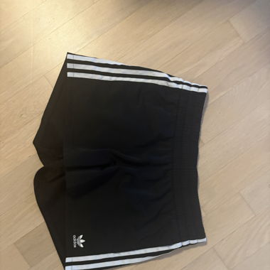 adidas Shorts M
