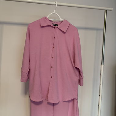 Pinker Zweiteiler