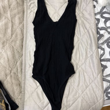 schwarzer Body, etwas transparent