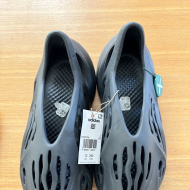 Yeezy Foam Runner (Onyx)