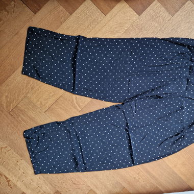 Gepunktete, dunkel blaue Hose