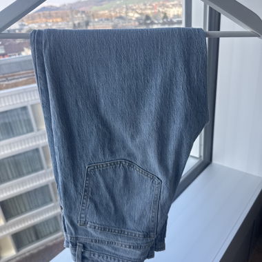 Blaue Jeanshose