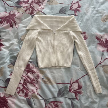 Off-Shoulder Zip Top/Jacke