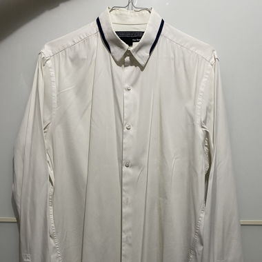 Chemise The Kooples blanche à détails bleu marine