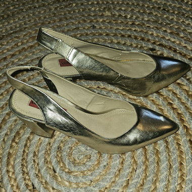 Goldene High heels