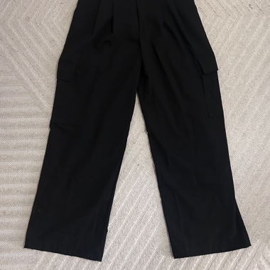 Pantaloni neri a vita alta