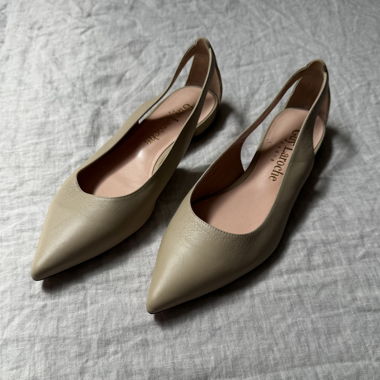 Beige slingback ballerina shoes