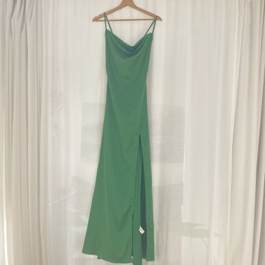 Robe en satin vert