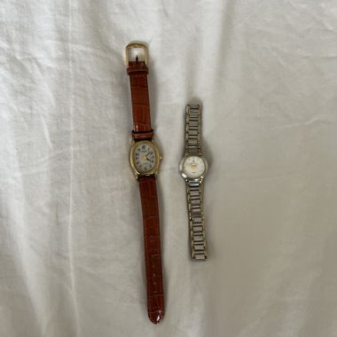 Set of 2 Analog Wristwatches