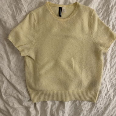 Pull manches courtes jaune beurre
