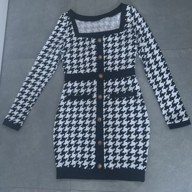Robe longues manches noire et blanche 