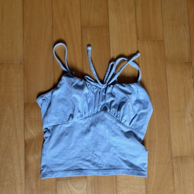 Blaues Top