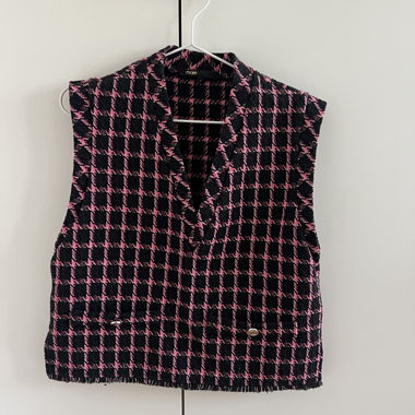 Gilet in tweed nero e rosa