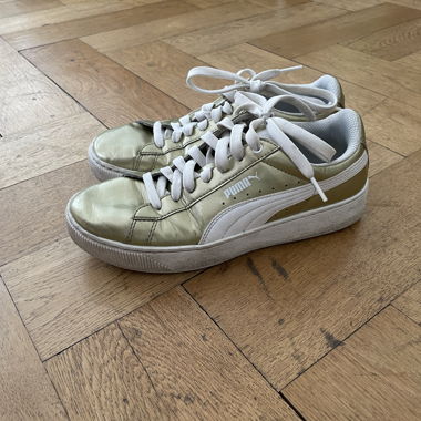 Goldige Puma Sneakers