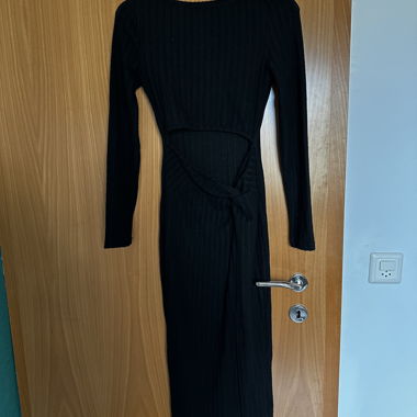 Schwarzes SHEIN-Kleid