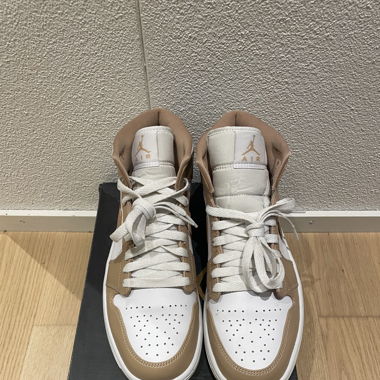 Jordan 1 mid