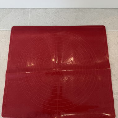 Silikon-Backmatte rot mit Massskala (32.5cm)