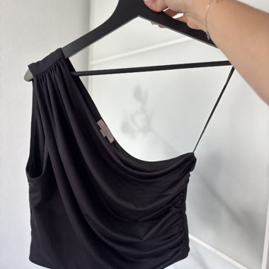 Asymmetric Black Top