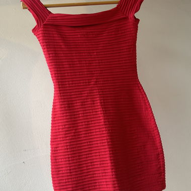 Abito rosso aderente Amazon