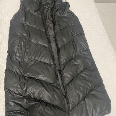 Gilet matelassé noir avec capuche
