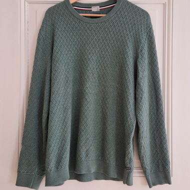 Green jumper