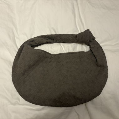 Sac en daim tressé stylé gris