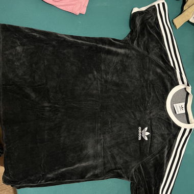 T-shirt Adidas en velours