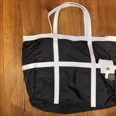 bag with white stripe details