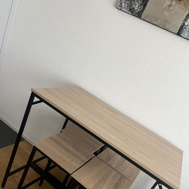 Table haute avec 4 tabourets 