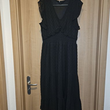 Robe noire sans manches