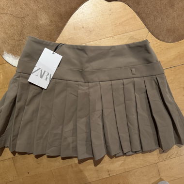 skort