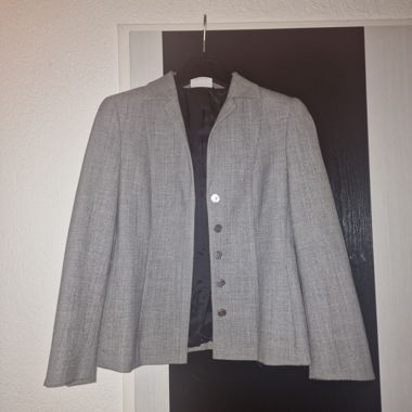 Akris Punto - Grauer Blazer mit Perlmuttknöpfen