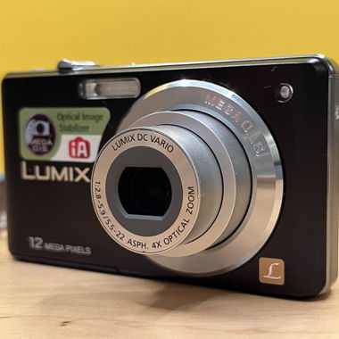 Fotocamera da viaggio con zoom Panasonic Lumix DMC-FS12
